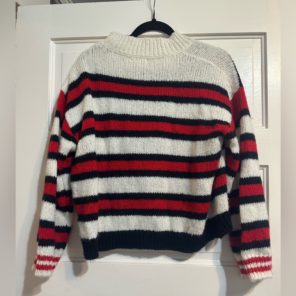 Striped BP sweater with buttons. - Picture 2 of 6